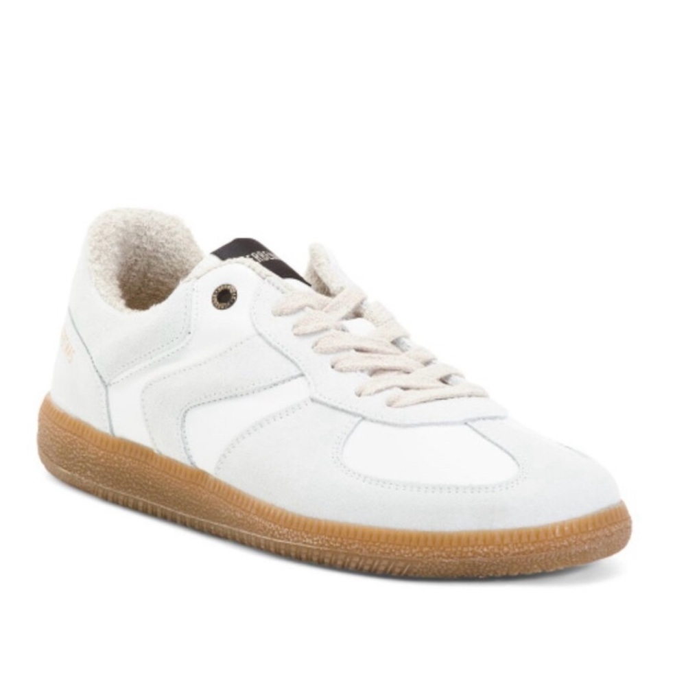 Verbenas Sora Sneaker NWT & Box